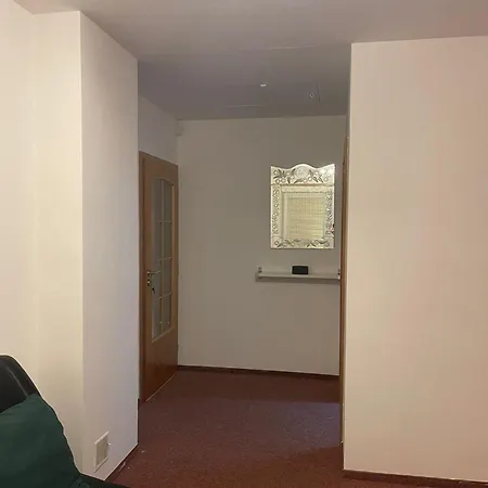 Homestay Soukroma Loznice S Terasou A Pracovnou *